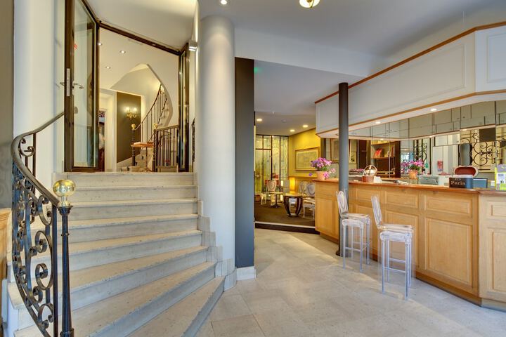 Guest Lobby