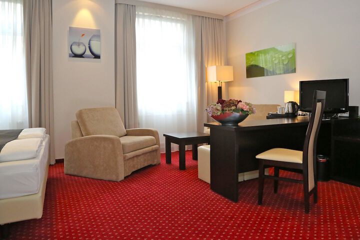 Room 26 of 37