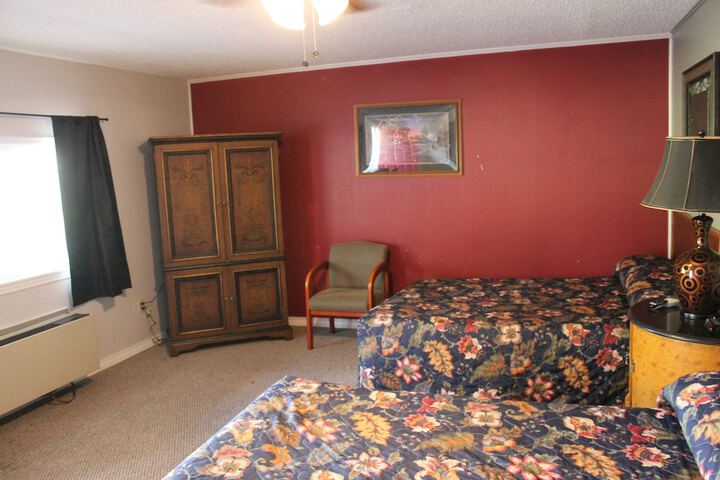 Room 65 of 219
