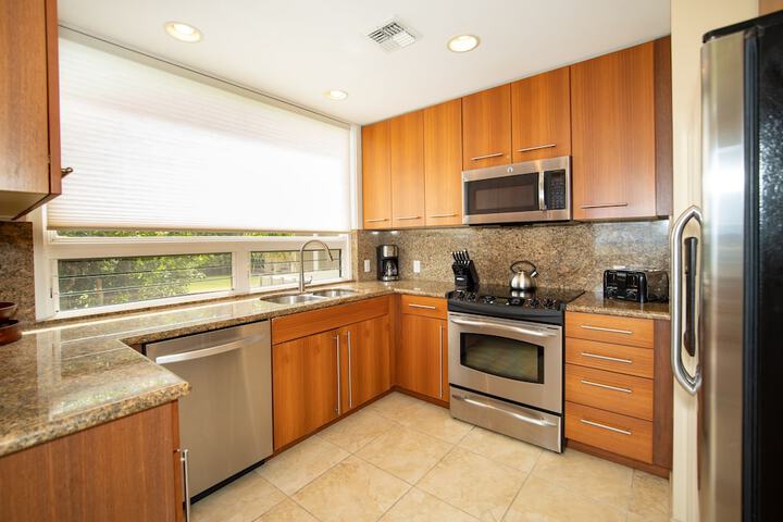 Bay Villa 12B2 Ocean View by RedAwning in Lahaina, HI