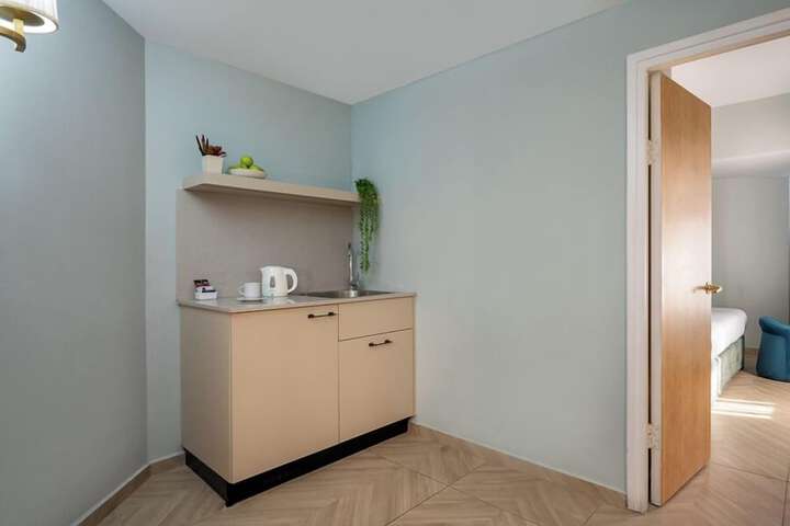 Room 37 of 108