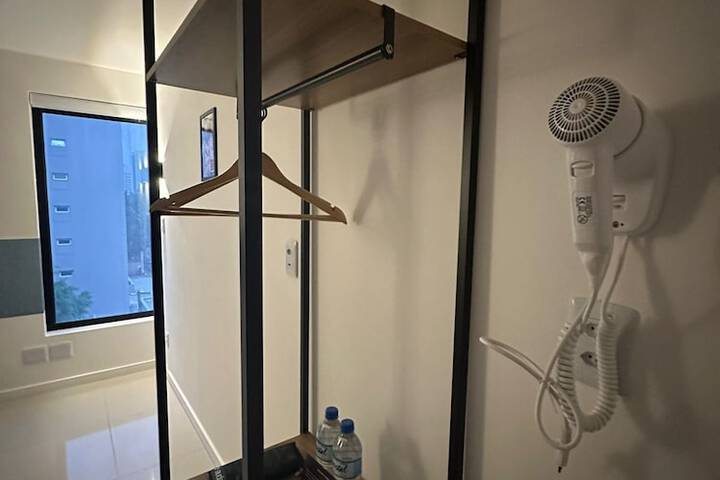 Room 11 of 36