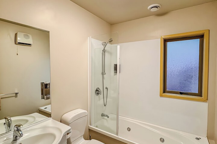 Clean Restrooms