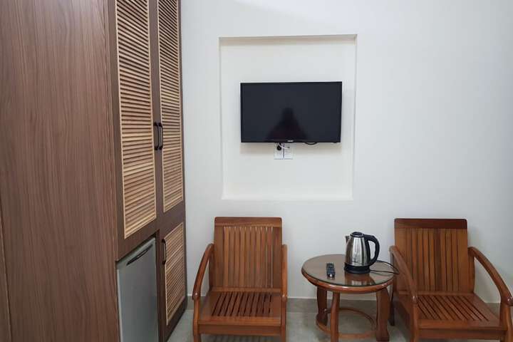 Room 6 of 34