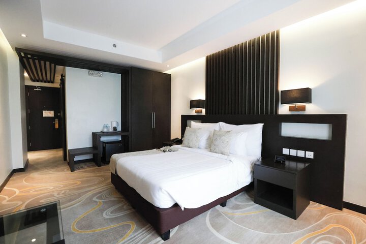 Room 11 of 31