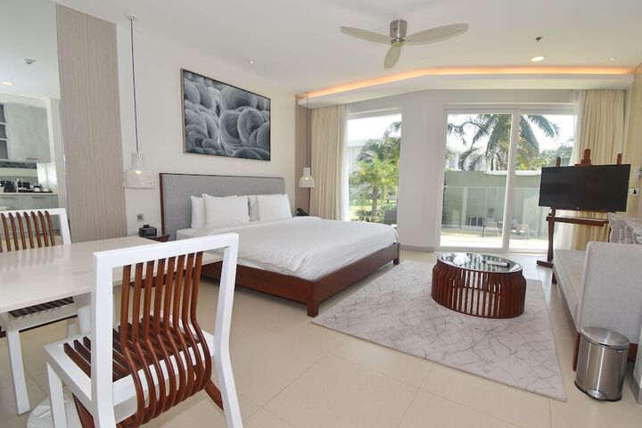 Room 6 of 120