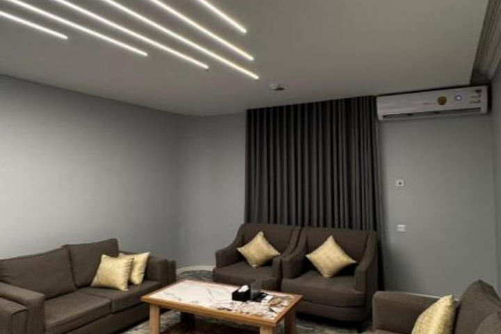 Lounge 66 of 83