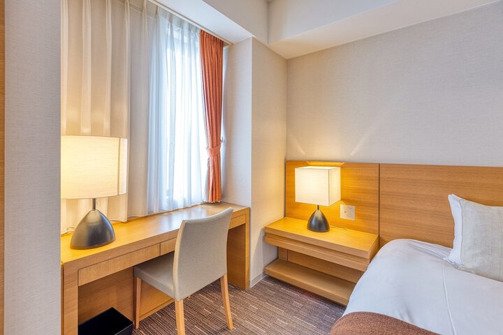 Room 16 of 35