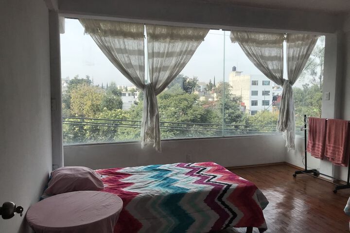 Room 9 of 32
