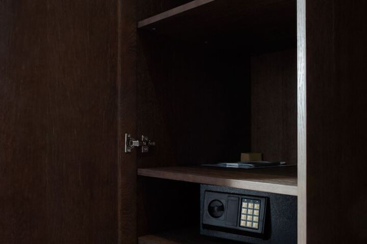 Room 42 of 87