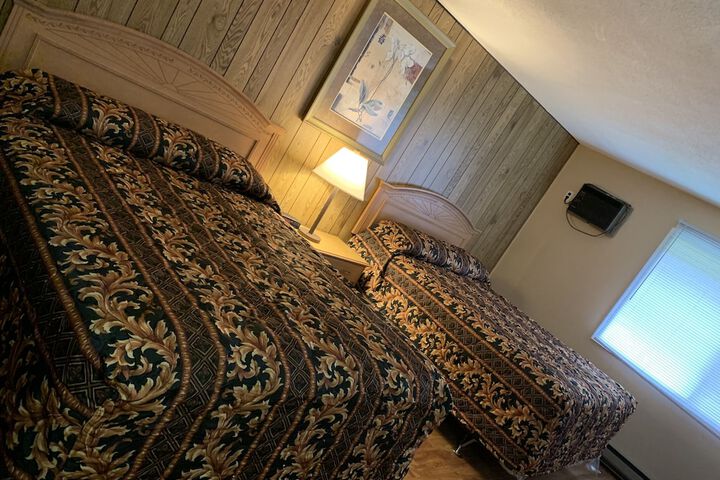 Room 25 of 63