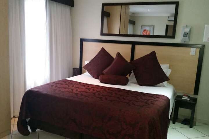 Room 3 of 73