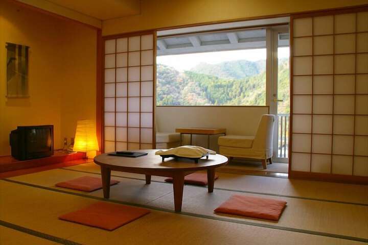 Room 10 of 52
