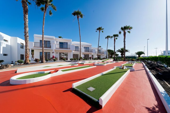 Mini-golf
