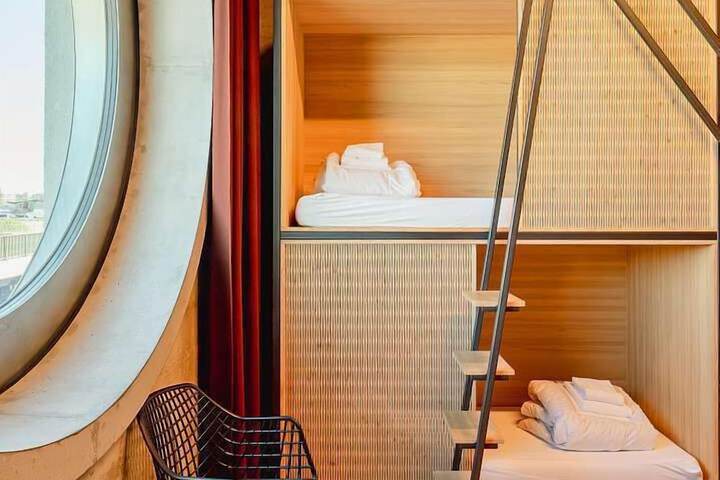 Room 10 of 17