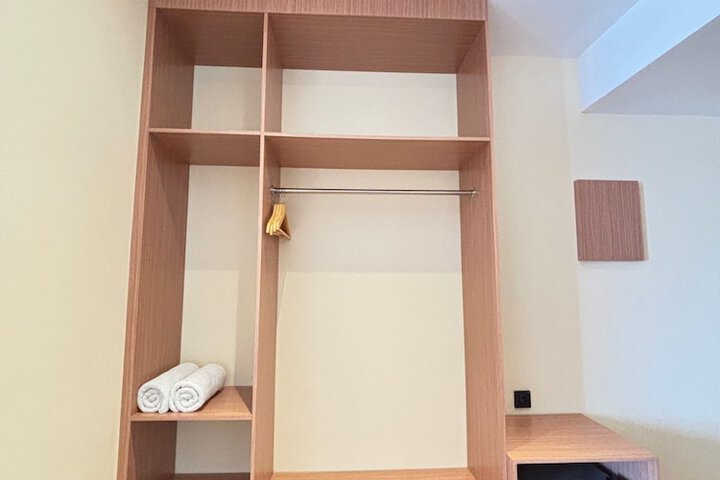 Room 27 of 53