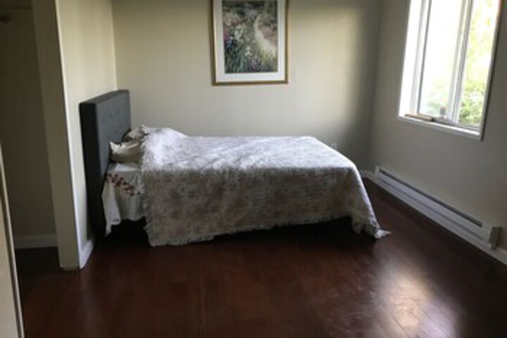 Image of Large Redmond House Close to Downtown