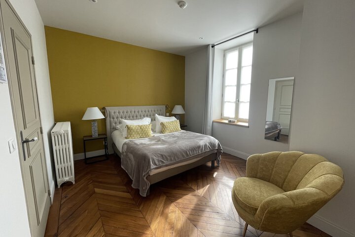 Room 8 of 50