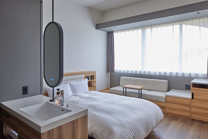 Room 21 of 49