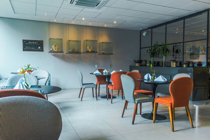 Dining 62 of 88