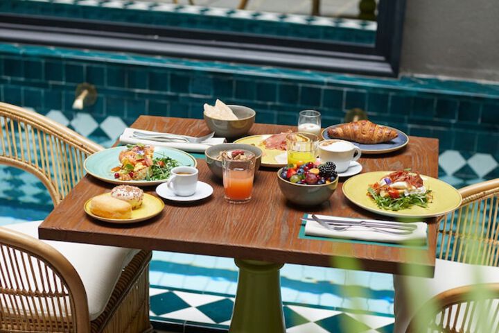 Breakfast/Coffee Service 295 of 397
