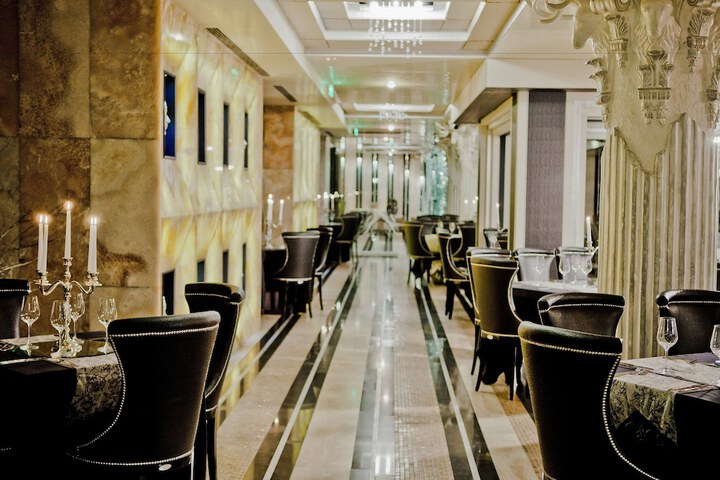Dining 70 of 116