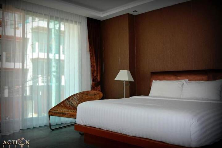 Room 10 of 42