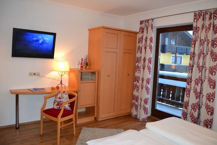 Room 21 of 74