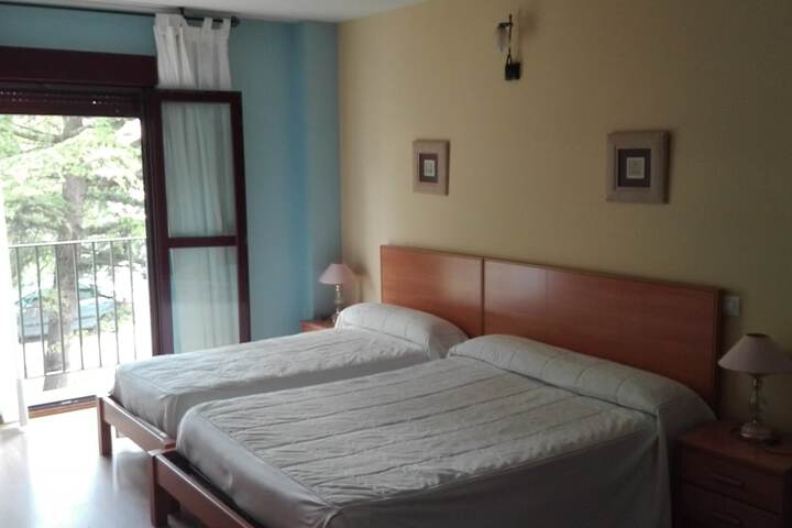Room 2 of 25
