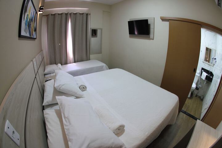 Room 40 of 77