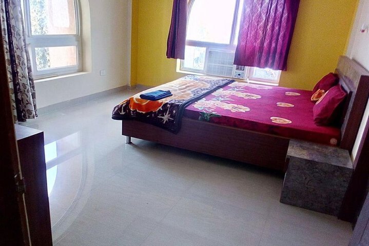 Room 8 of 14