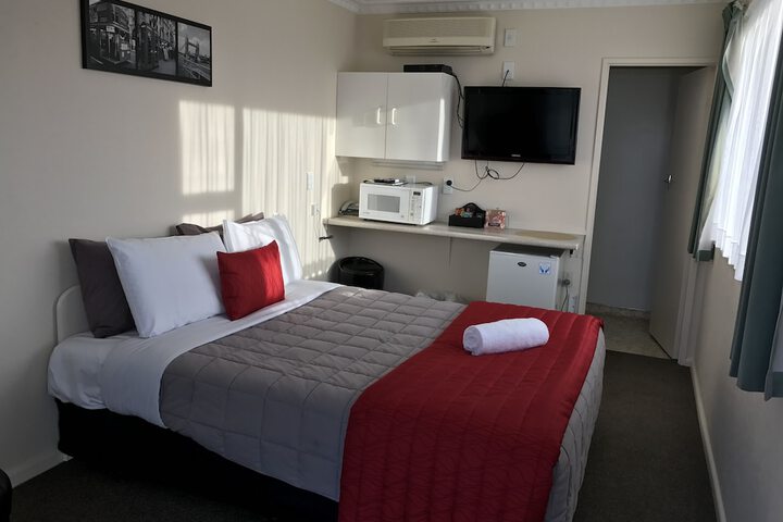 Room 45 of 100