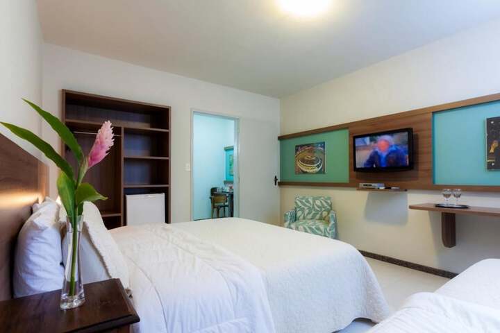 Room 10 of 40