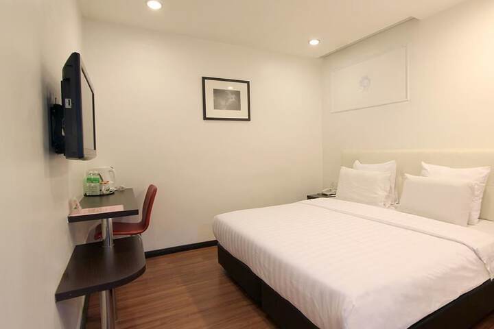 Room 8 of 29