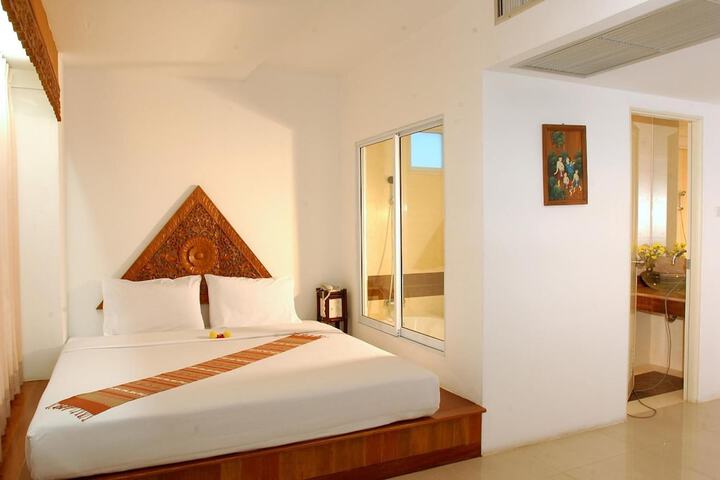 Room 12 of 44