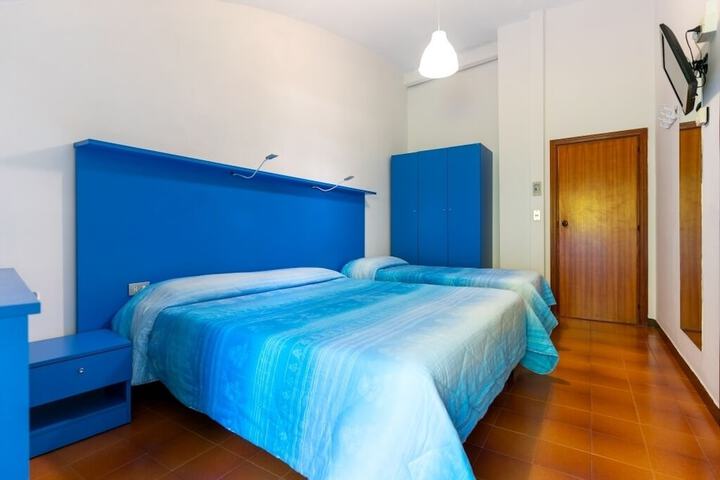 Room 42 of 78