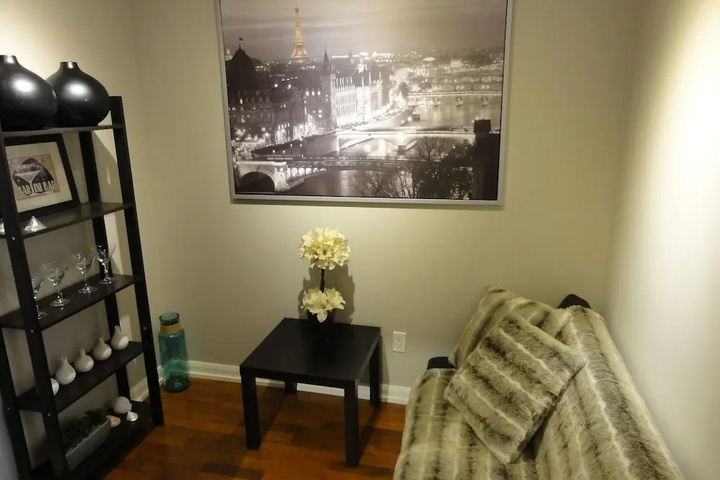 Room 2 of 11