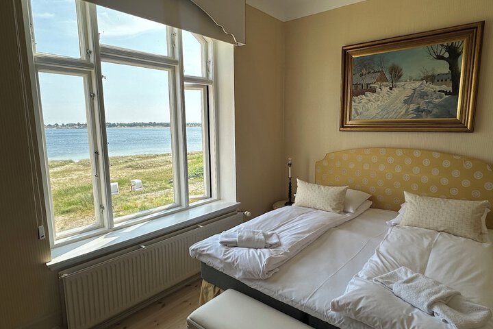 Room 16 of 26
