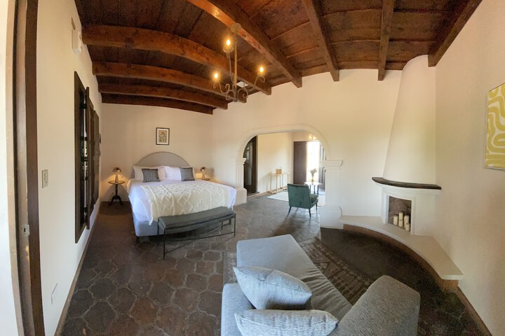Room 18 of 74