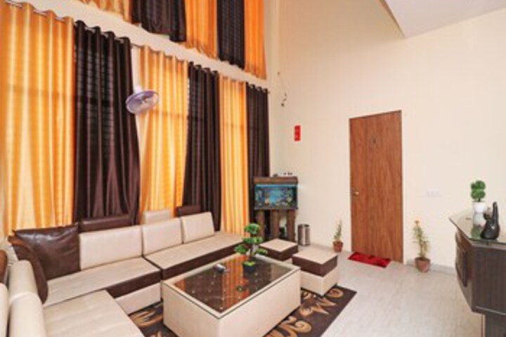 Hotel Interior 12 of 37