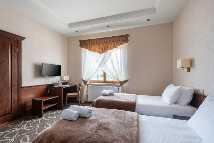 Room 18 of 50