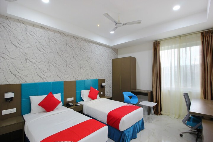 Room 12 of 26