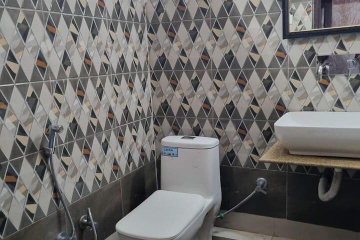 Room 15 of 17