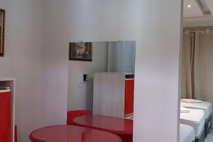 Room 2 of 2