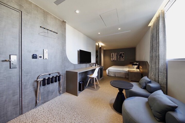 Room 16 of 65
