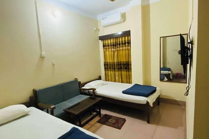 Room 14 of 37