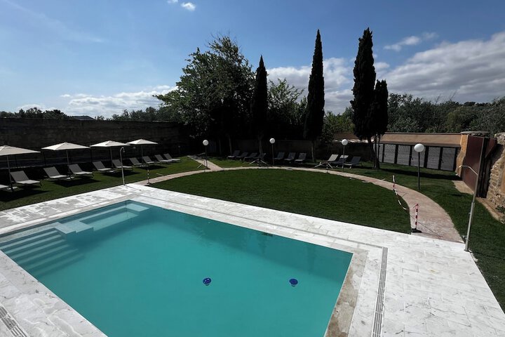 Pool 28 of 43
