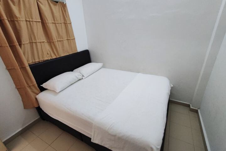 Room 14 of 68