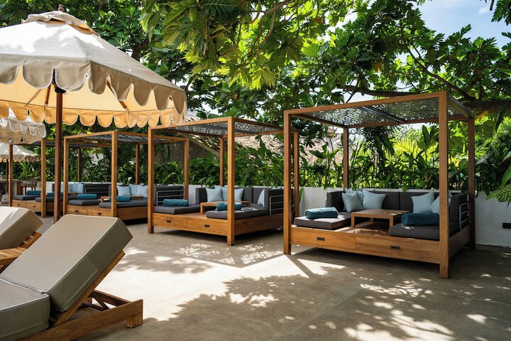 Sundeck 38 of 40
