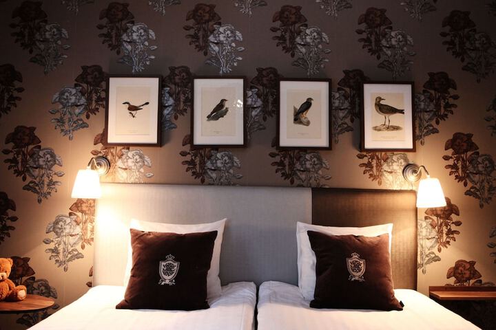 Room 13 of 94